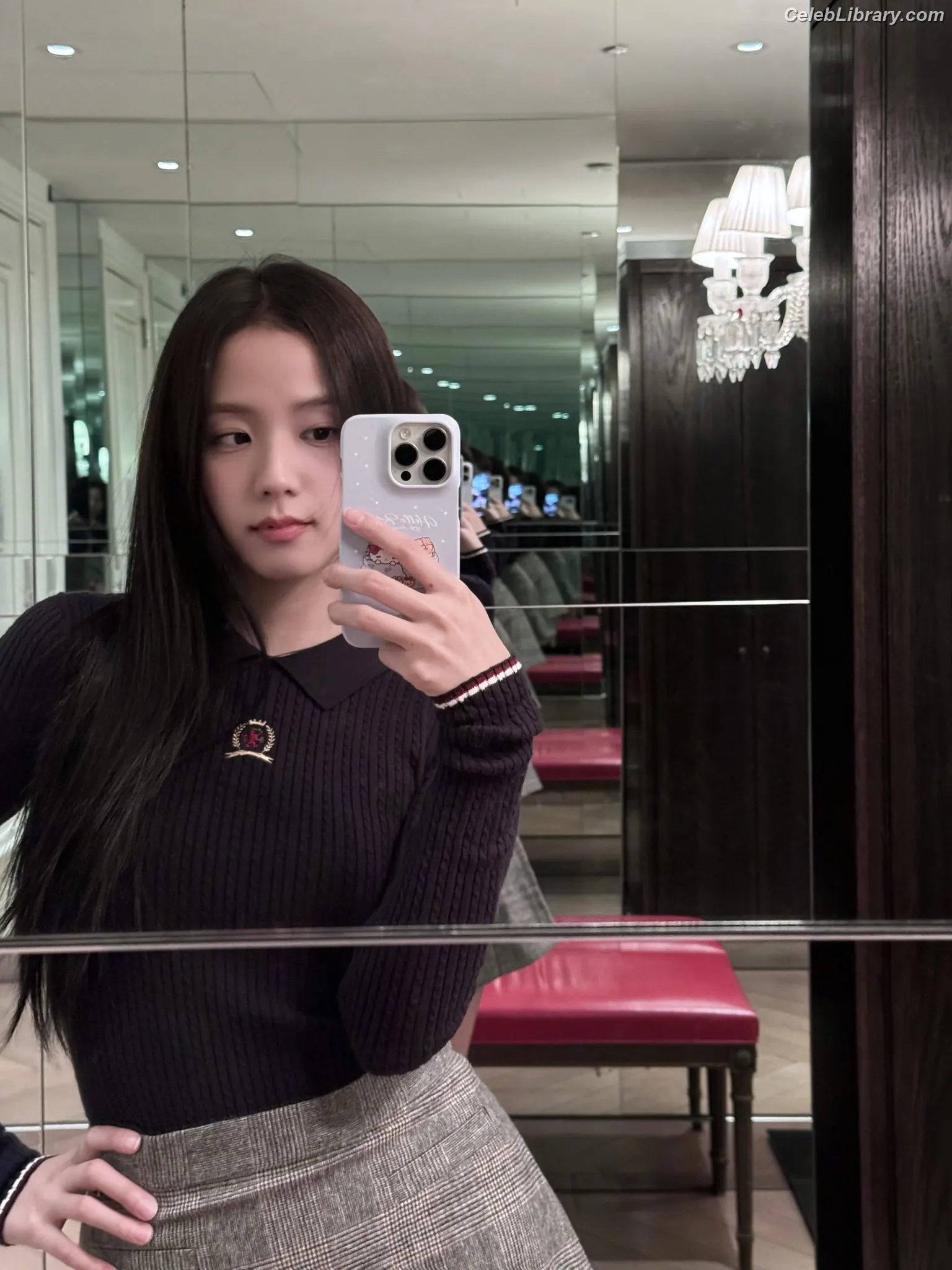 Jisoo  - BLΛƆKPIИK ( BLACKPINK ) photo 17 of 2451