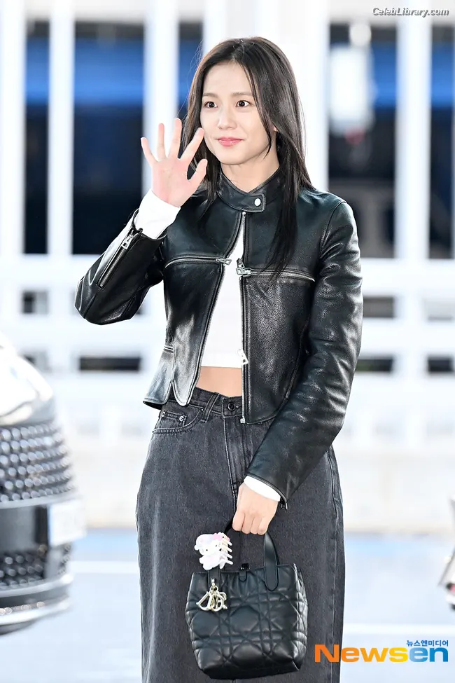Jisoo  - BLΛƆKPIИK ( BLACKPINK ) photo 18 of 2451
