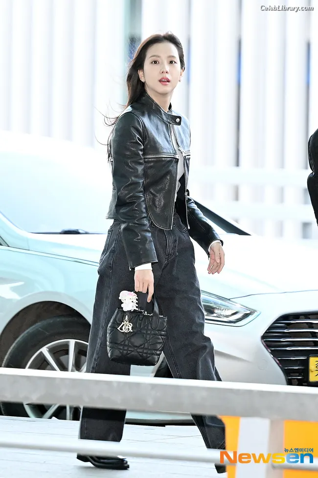 Jisoo  - BLΛƆKPIИK ( BLACKPINK ) photo 22 of 2451