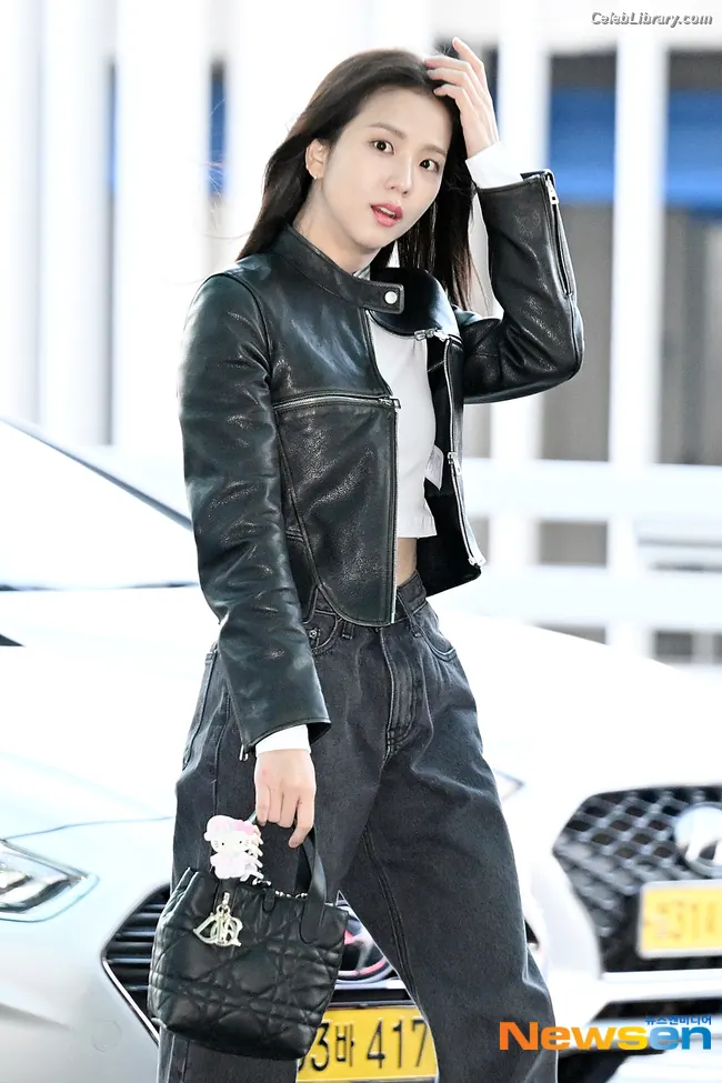 Jisoo  - BLΛƆKPIИK ( BLACKPINK ) photo 23 of 2451