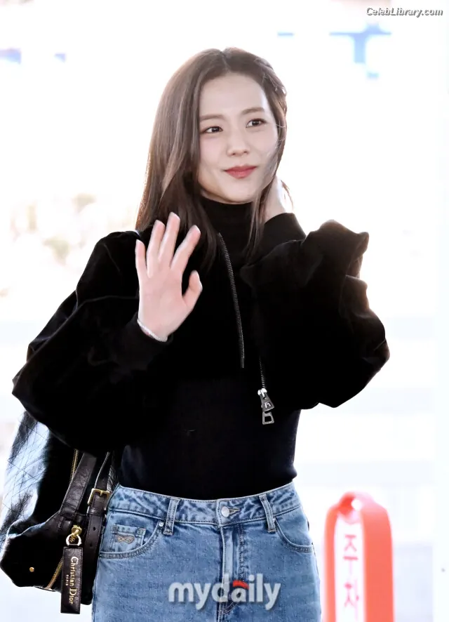 Jisoo - BLΛƆKPIИK ( BLACKPINK ) photo 18 of 2451