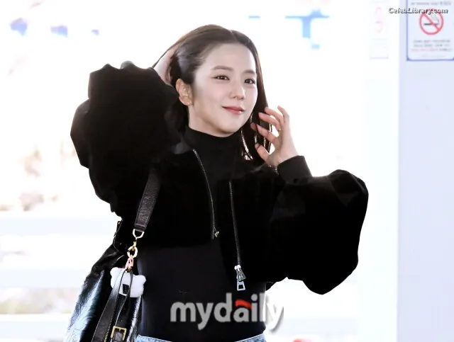 Jisoo - BLΛƆKPIИK ( BLACKPINK ) photo 19 of 2451
