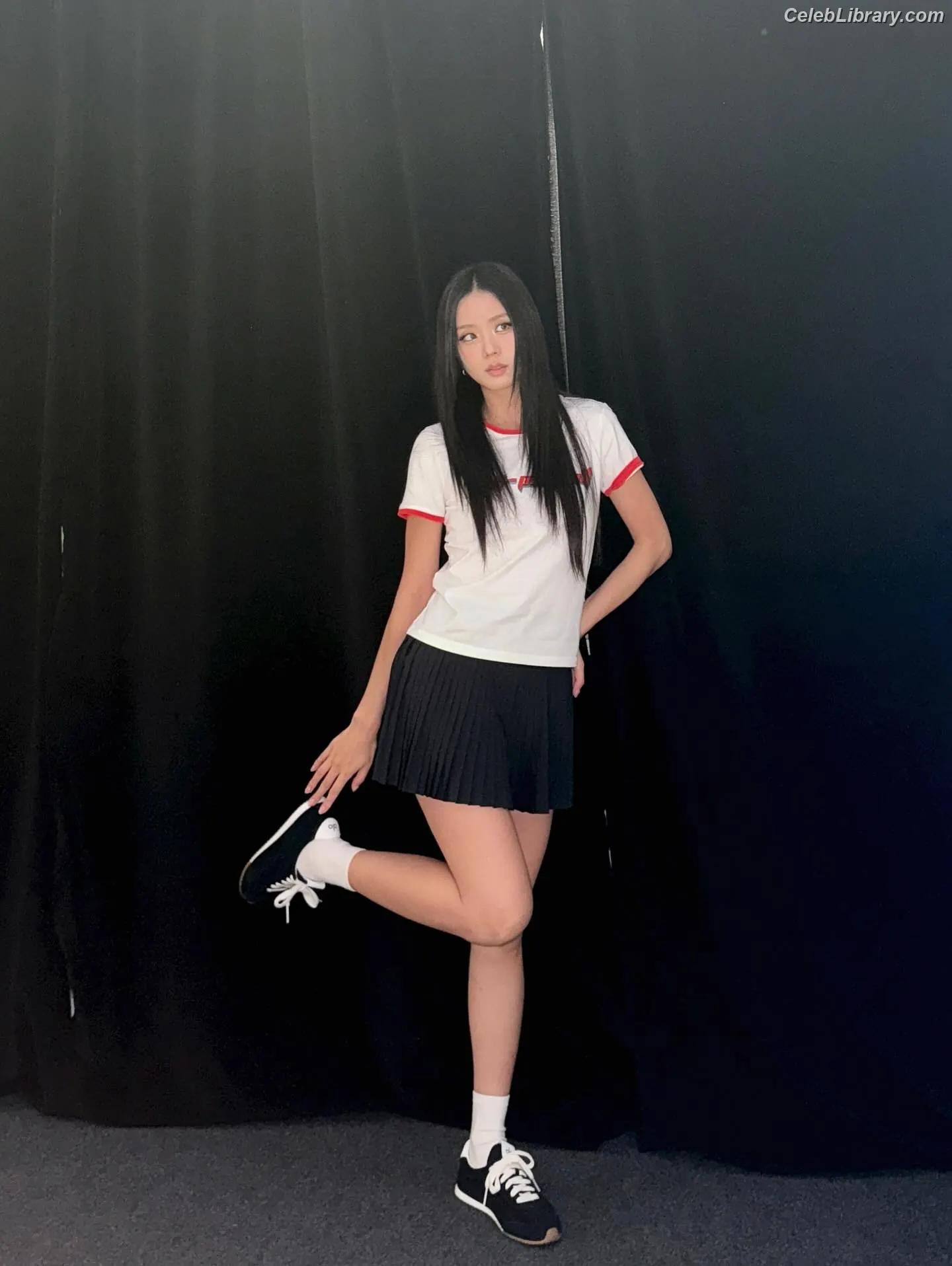 Jisoo - BLΛƆKPIИK ( BLACKPINK ) photo 16 of 2451