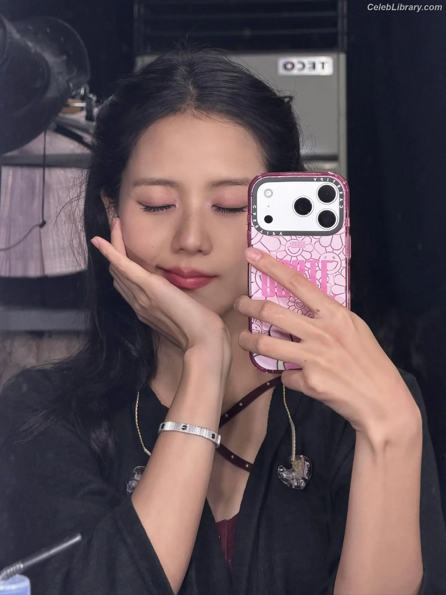 Jisoo  - BLΛƆKPIИK ( BLACKPINK ) photo 18 of 2451