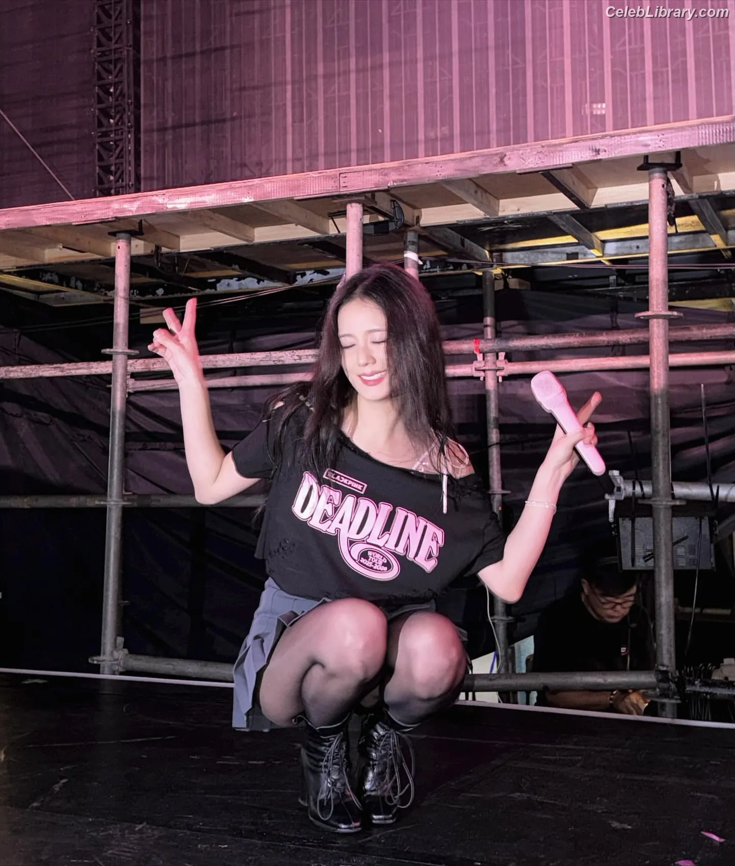 Jisoo  - BLΛƆKPIИK ( BLACKPINK ) photo 1 of 2451