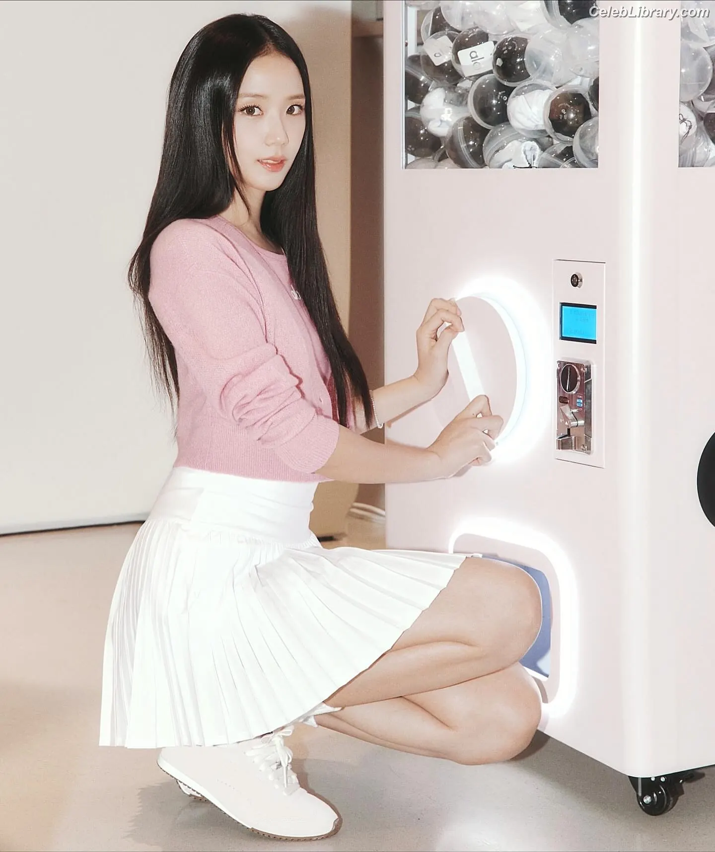Jisoo  - BLΛƆKPIИK ( BLACKPINK ) photo 8 of 2451