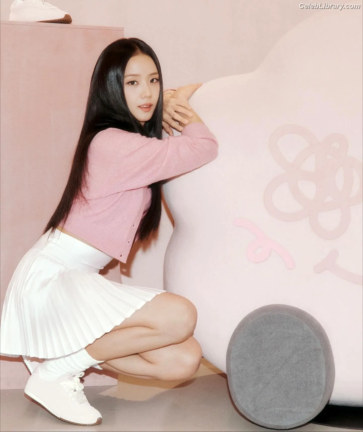 Jisoo  - BLΛƆKPIИK ( BLACKPINK ) photo 10 of 2451