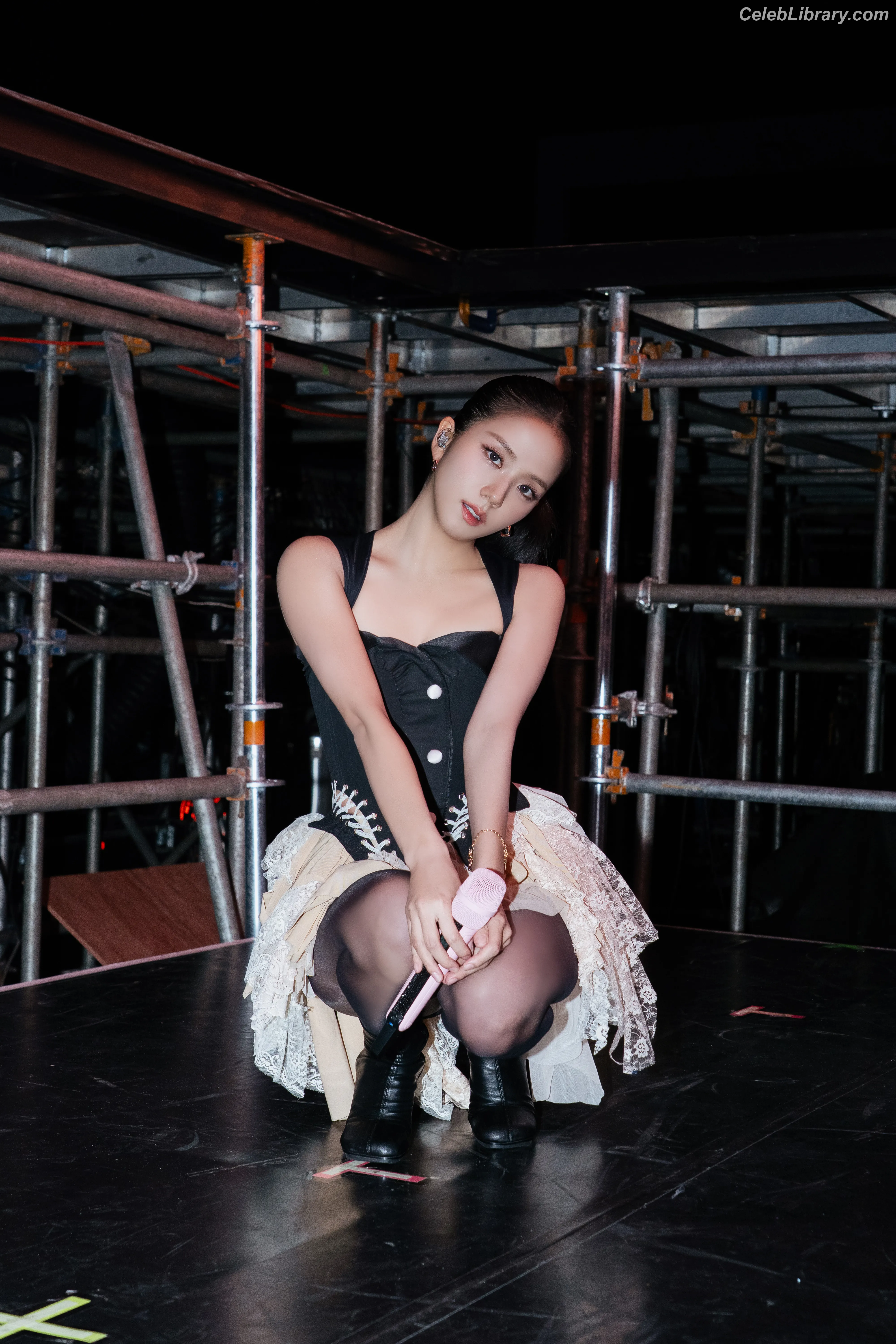 Jisoo  - BLΛƆKPIИK ( BLACKPINK ) photo 10 of 2451