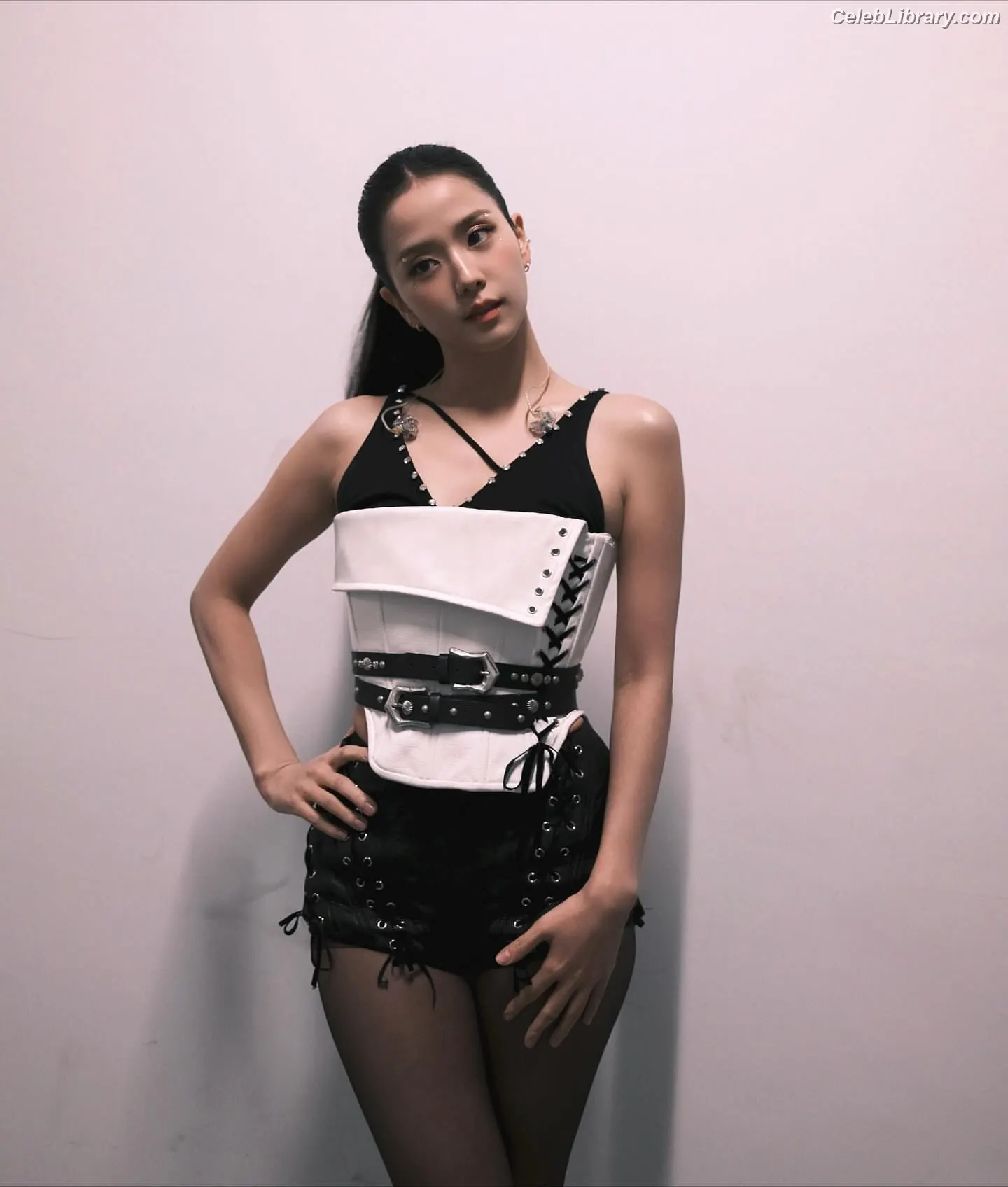 Jisoo  - BLΛƆKPIИK ( BLACKPINK ) photo 5 of 2451