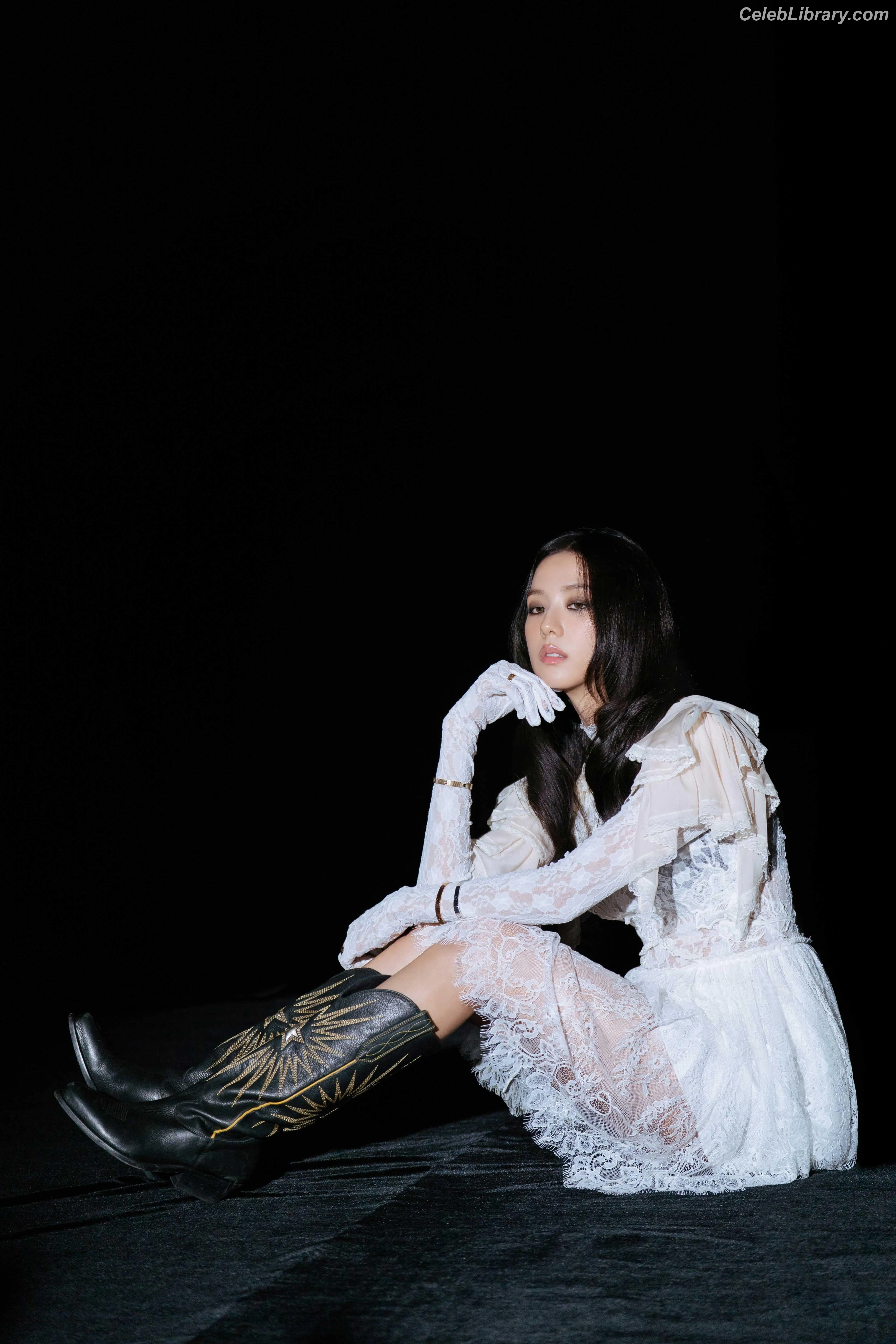 Jisoo  - BLΛƆKPIИK ( BLACKPINK ) photo 10 of 2451