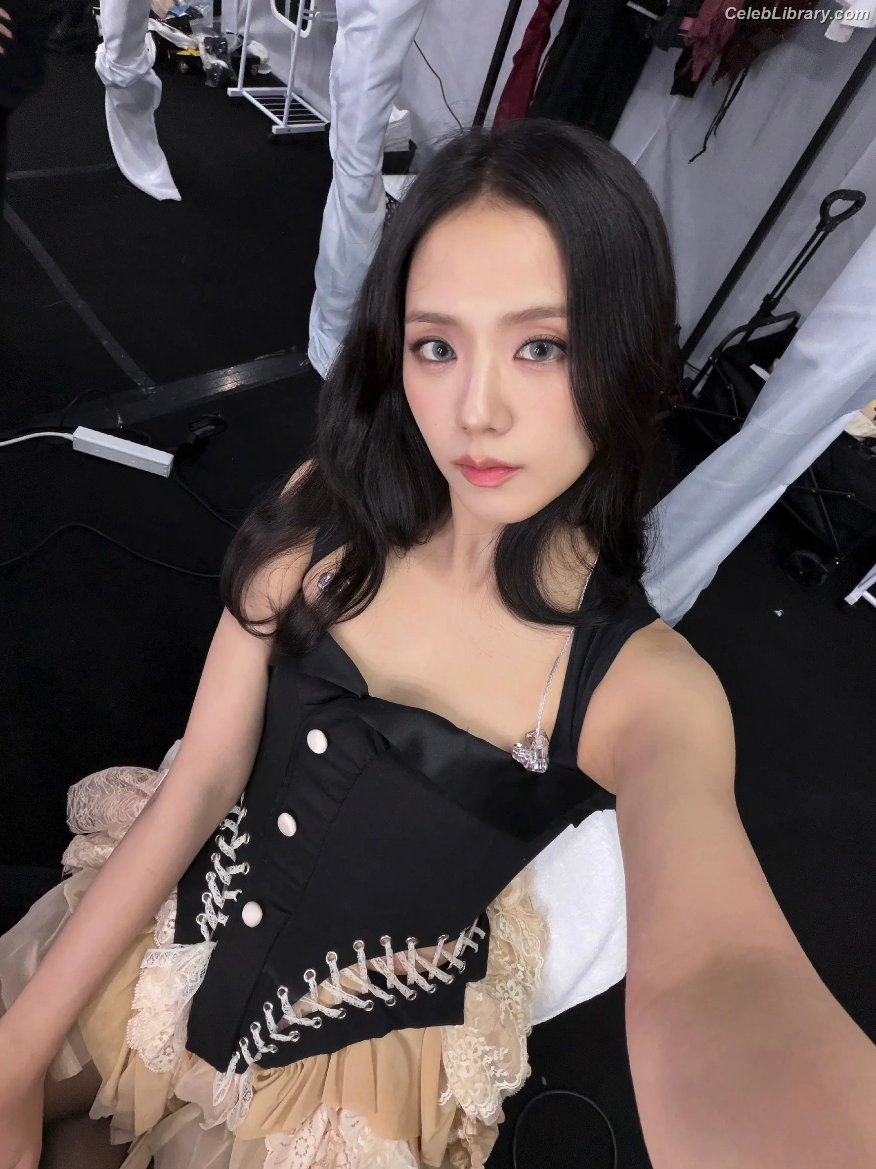 Jisoo  - BLΛƆKPIИK ( BLACKPINK ) photo 8 of 2451