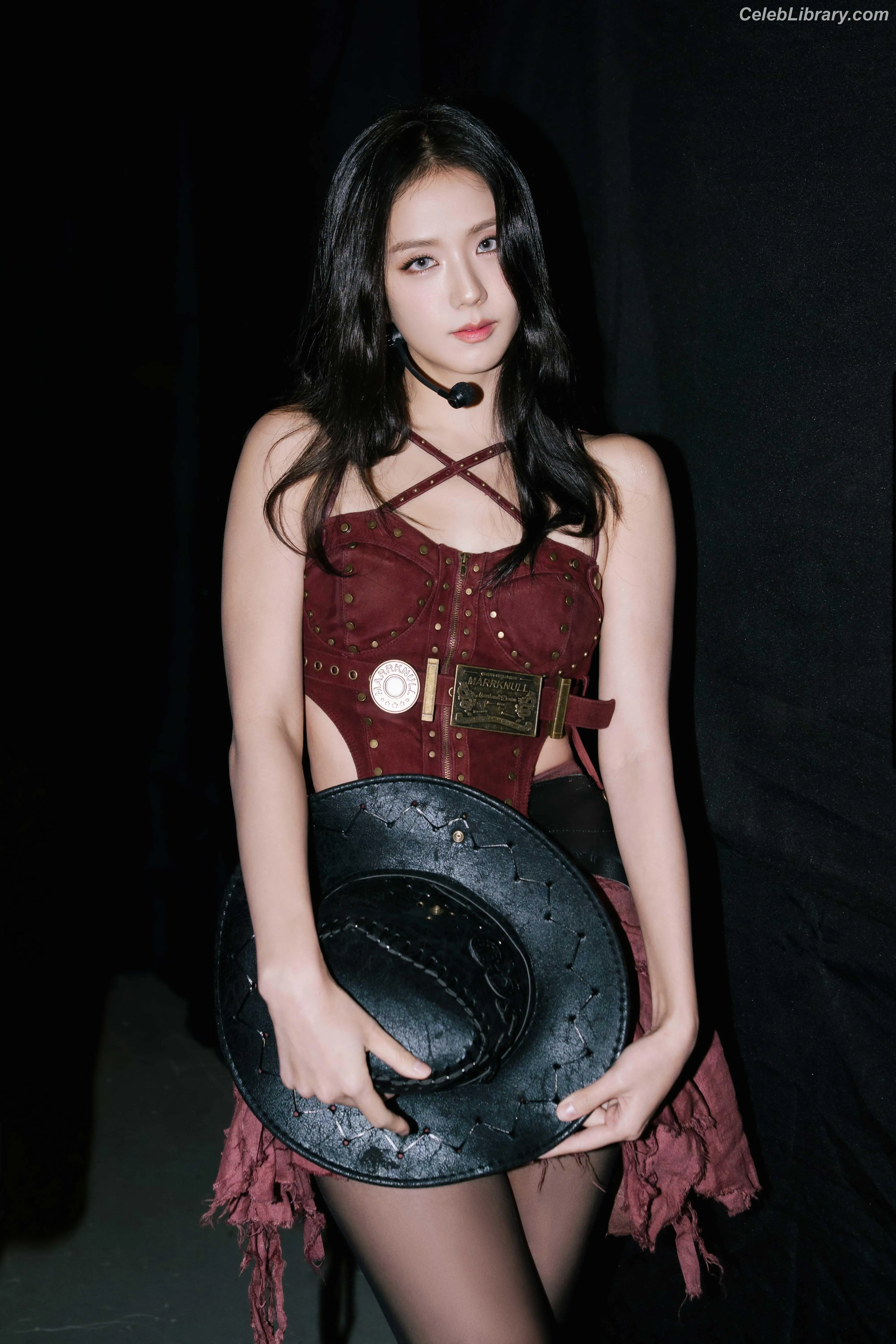 Jisoo  - BLΛƆKPIИK ( BLACKPINK ) photo 11 of 2451