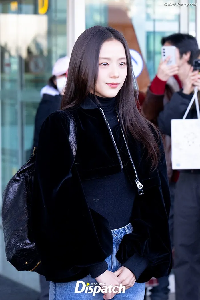 Jisoo - BLΛƆKPIИK ( BLACKPINK ) photo 12 of 2451