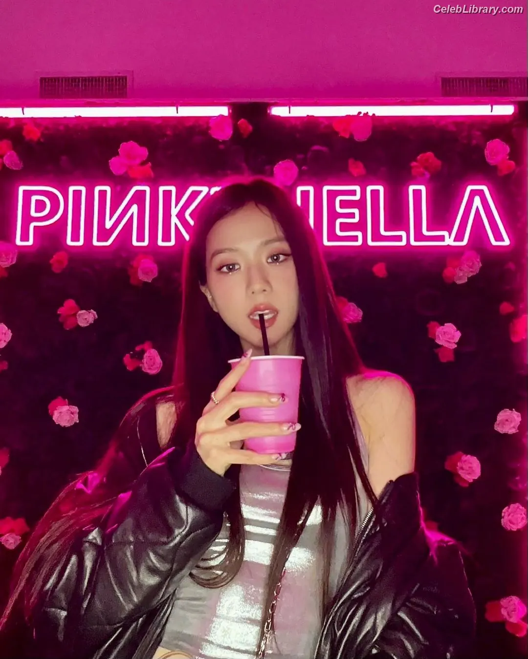 Jisoo  - BLΛƆKPIИK ( BLACKPINK ) photo 5 of 2451