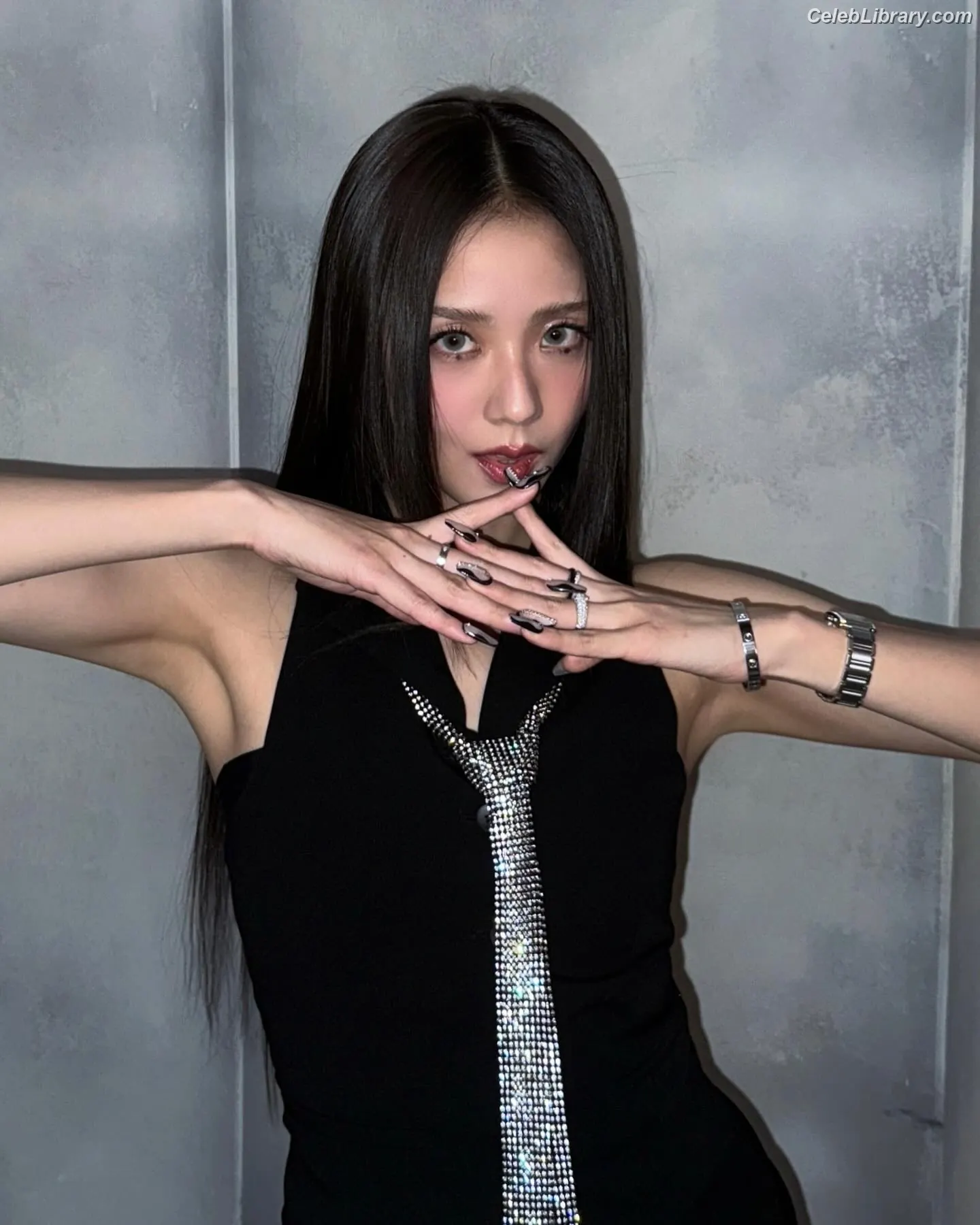Jisoo  - BLΛƆKPIИK ( BLACKPINK ) photo 5 of 2451