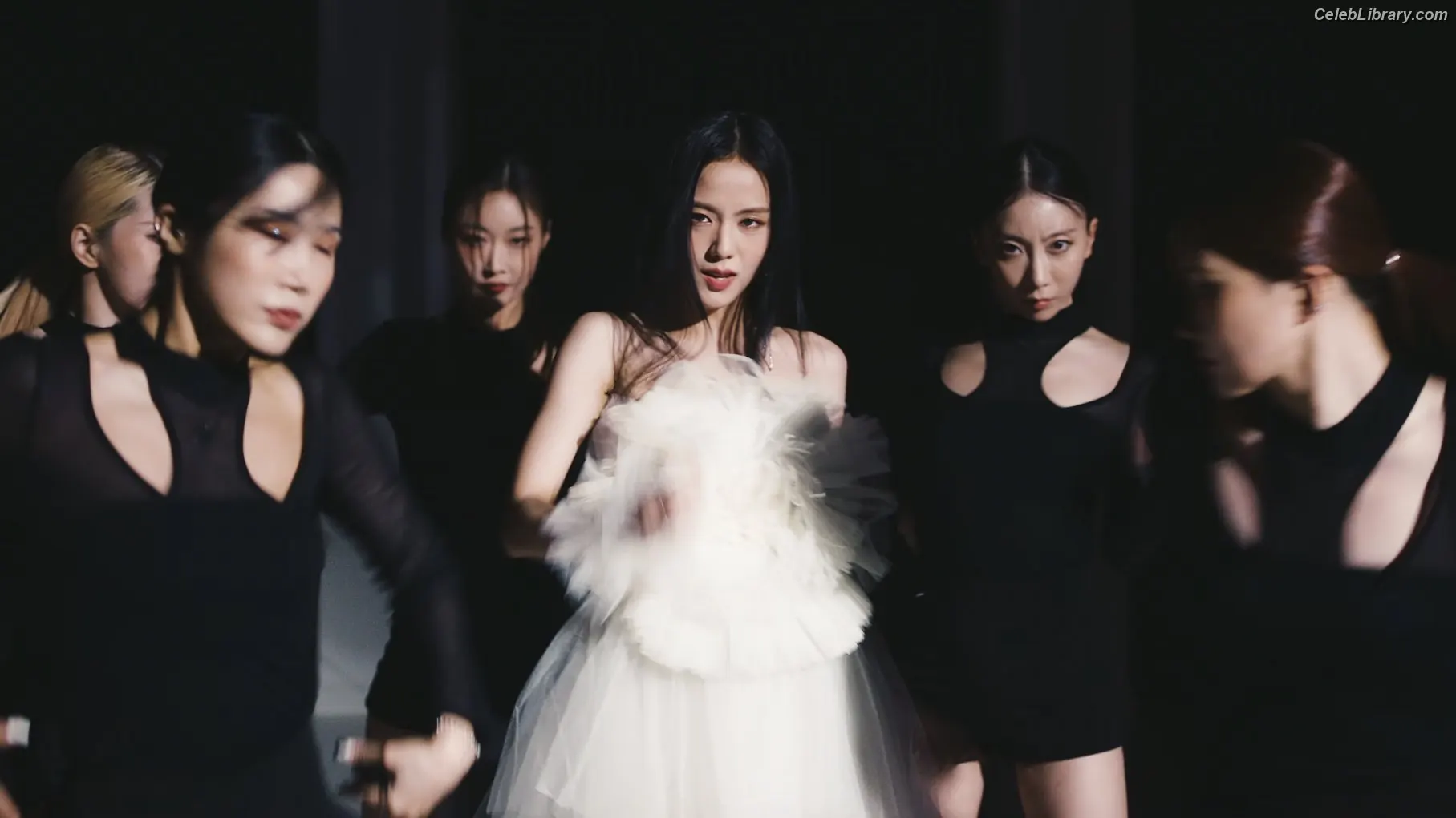 Jisoo  - BLΛƆKPIИK ( BLACKPINK ) photo 18 of 2451
