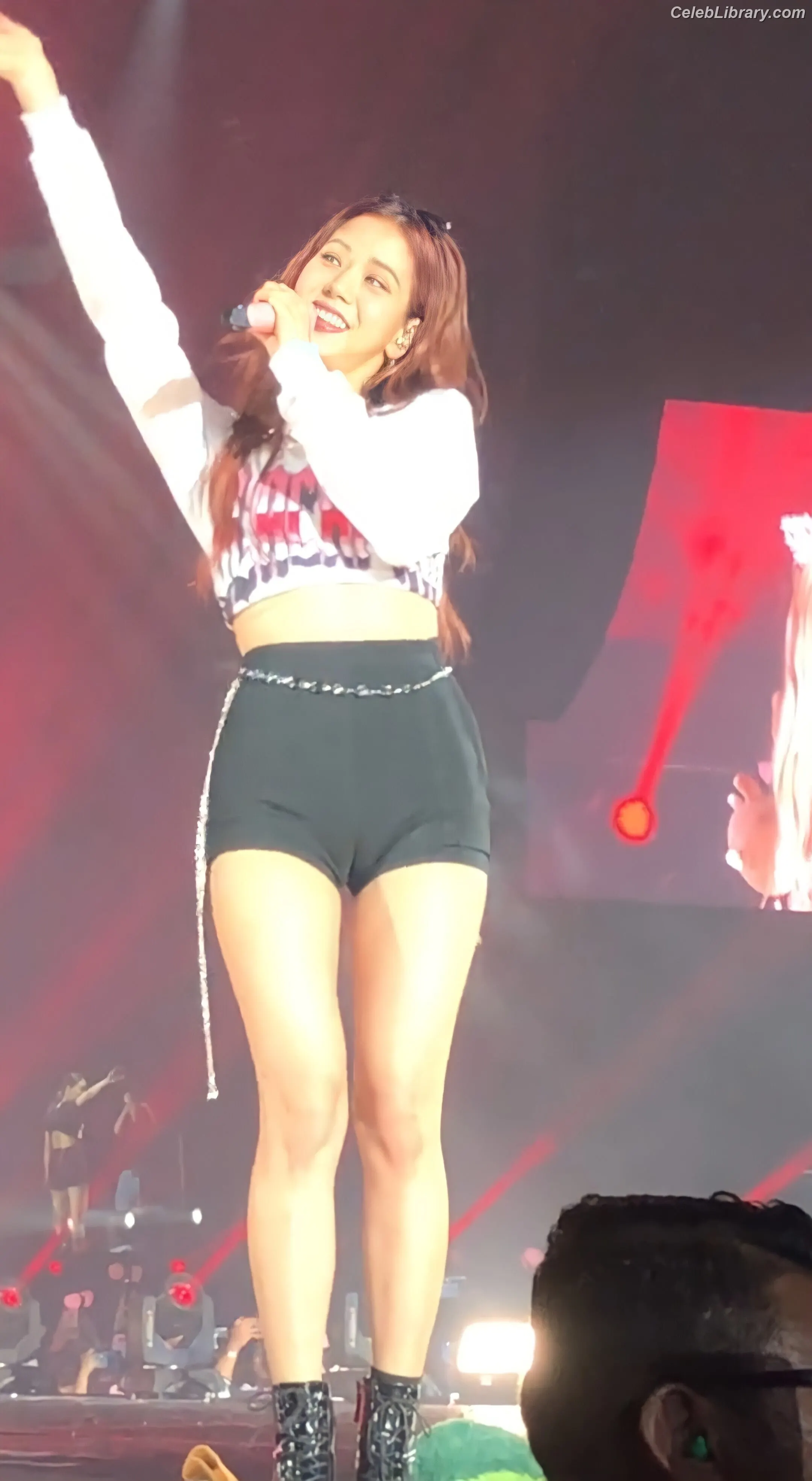 Jisoo  - BLΛƆKPIИK ( BLACKPINK ) photo 12 of 2451