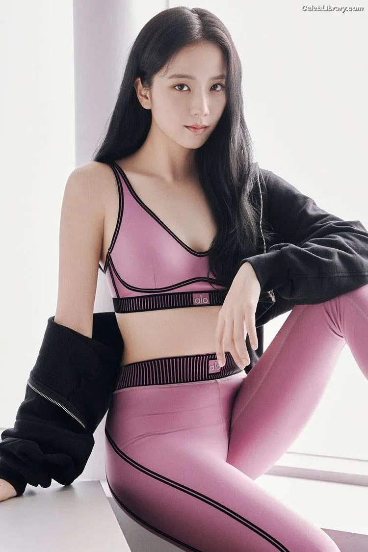 Jisoo  - BLΛƆKPIИK ( BLACKPINK ) photo 20 of 2451