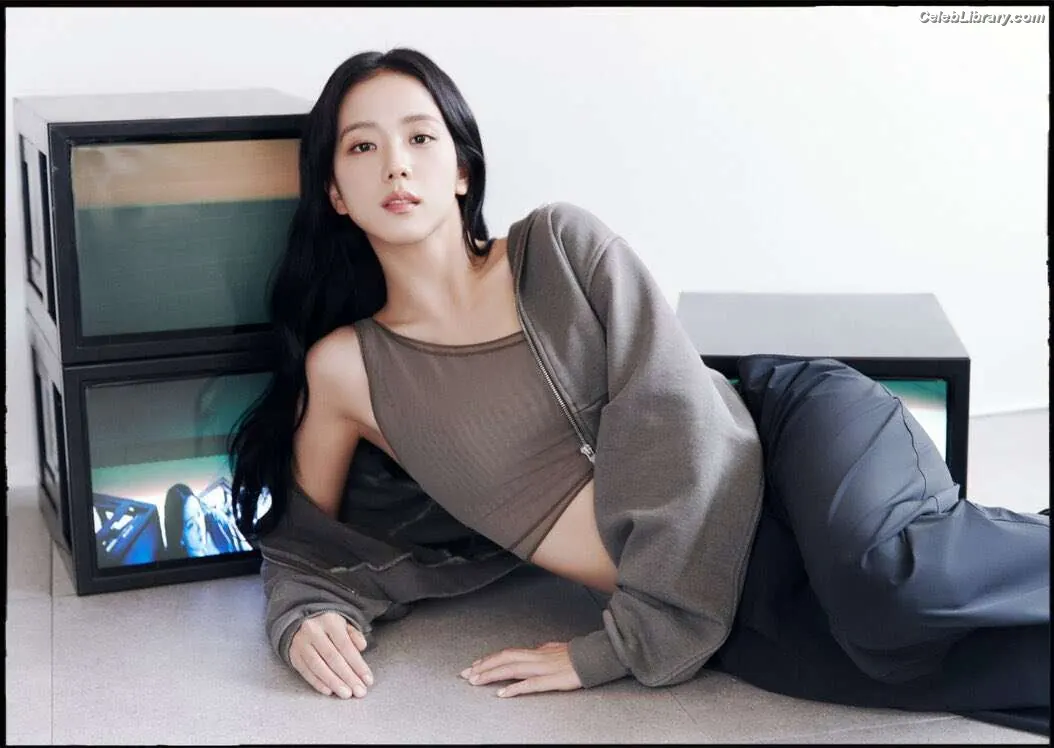 Jisoo  - BLΛƆKPIИK ( BLACKPINK ) photo 4 of 2451