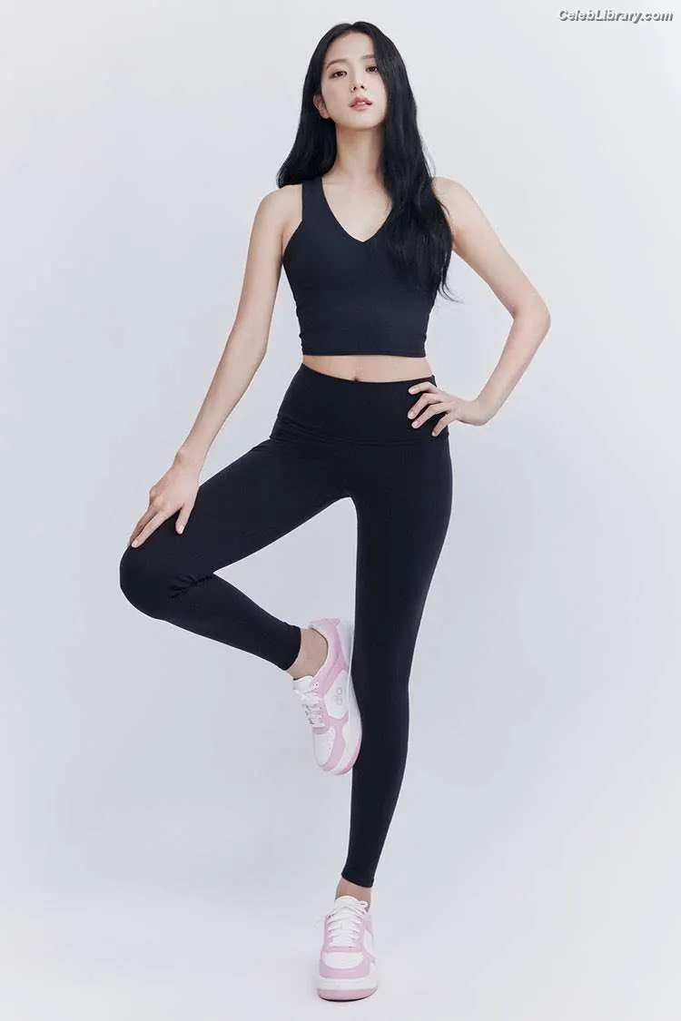 Jisoo  - BLΛƆKPIИK ( BLACKPINK ) photo 21 of 2451