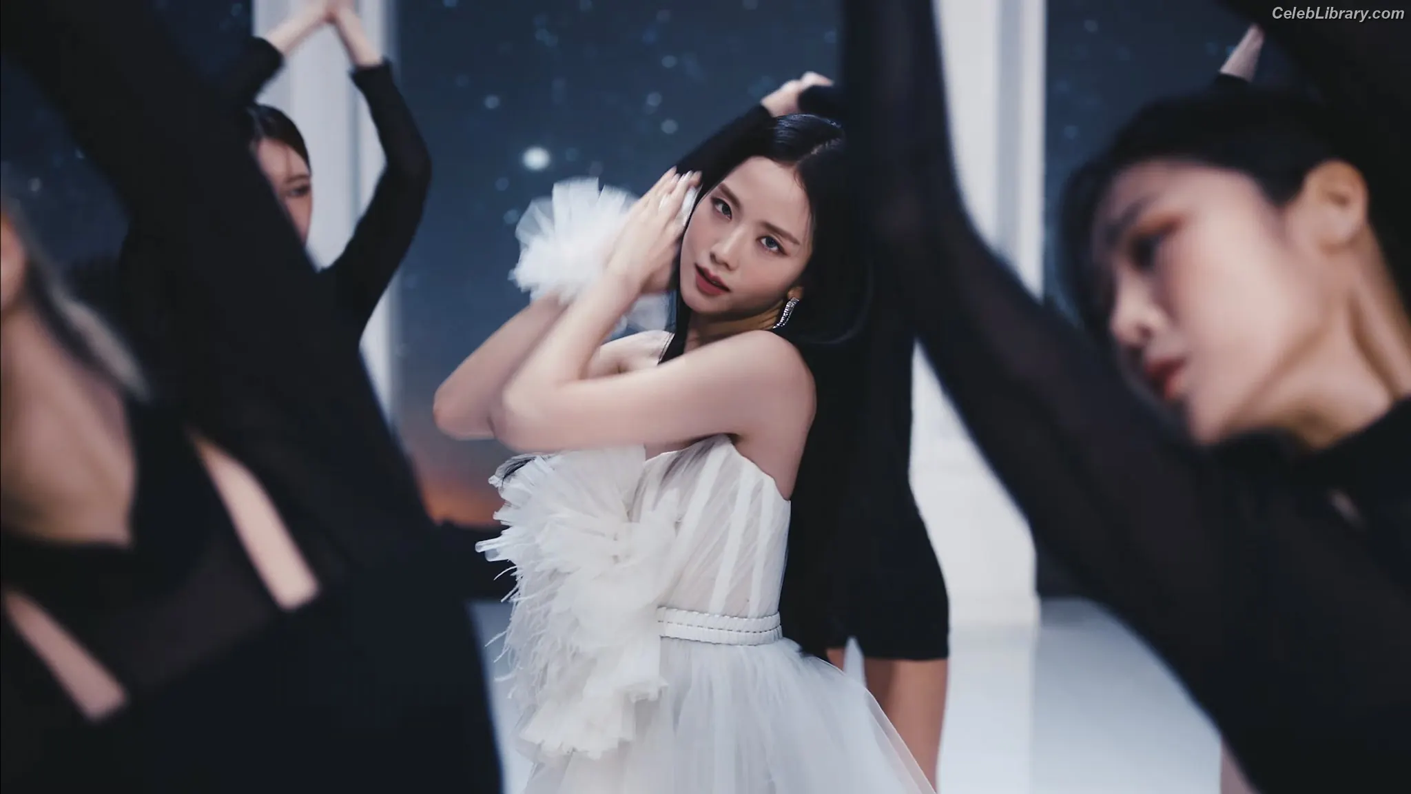 Jisoo  - BLΛƆKPIИK ( BLACKPINK ) photo 5 of 2451