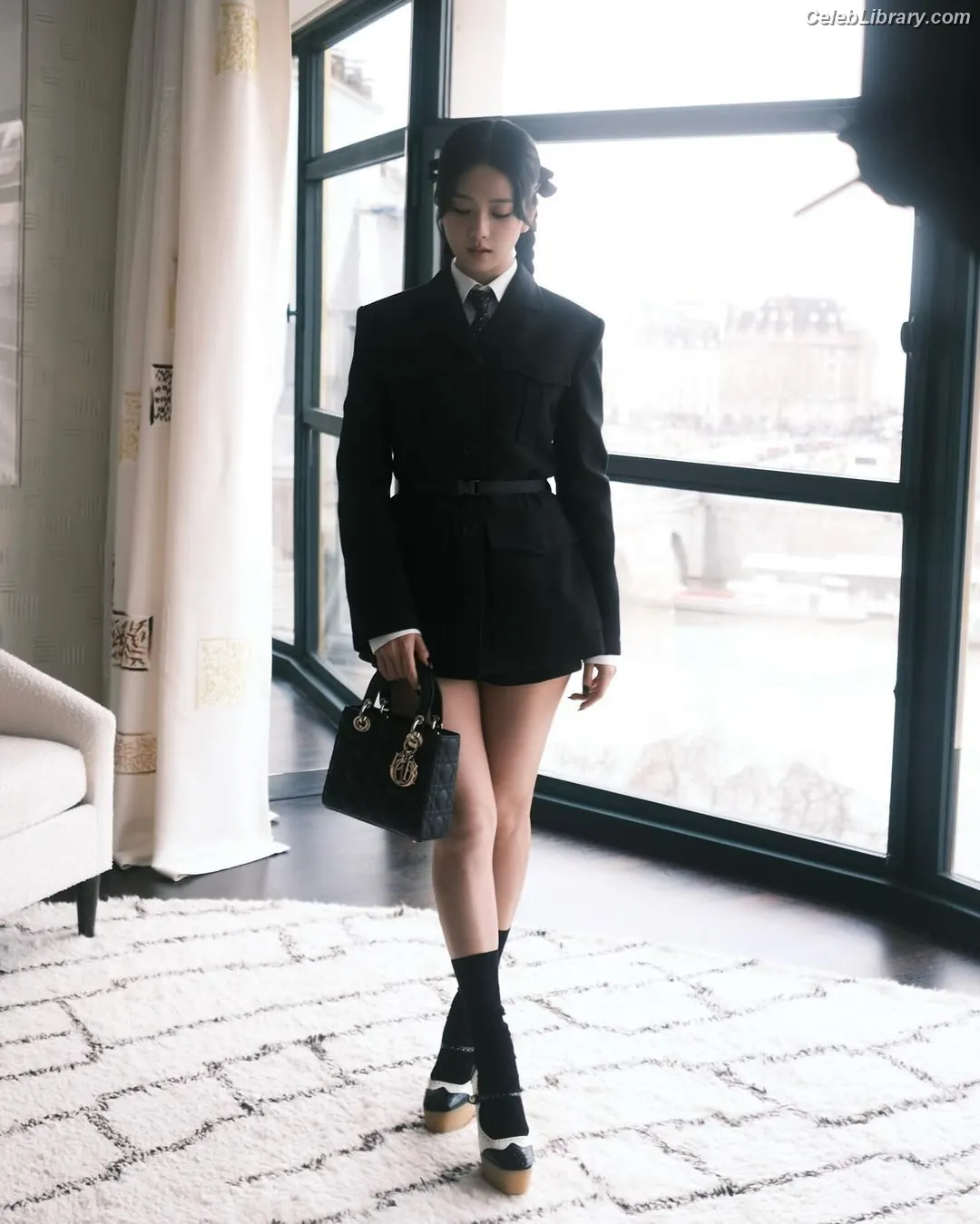 Jisoo  - BLΛƆKPIИK ( BLACKPINK ) photo 2 of 2451