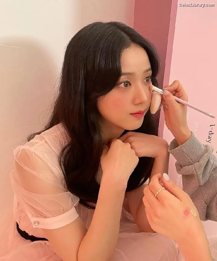 Jisoo - BLΛƆKPIИK ( BLACKPINK ) photo 6 of 2451