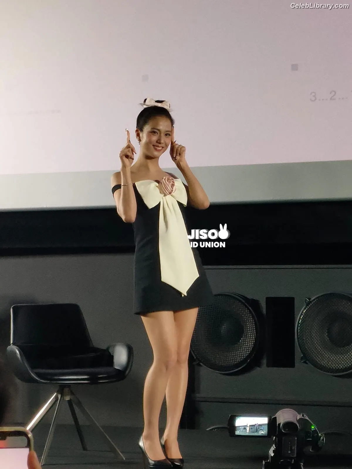 Jisoo  - BLΛƆKPIИK ( BLACKPINK ) photo 2 of 2451