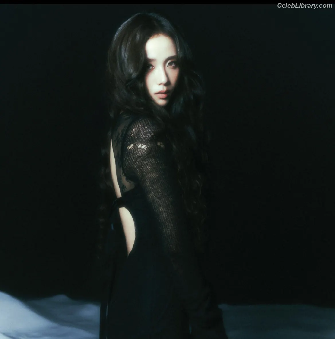 Jisoo  - BLΛƆKPIИK ( BLACKPINK ) photo 4 of 2451