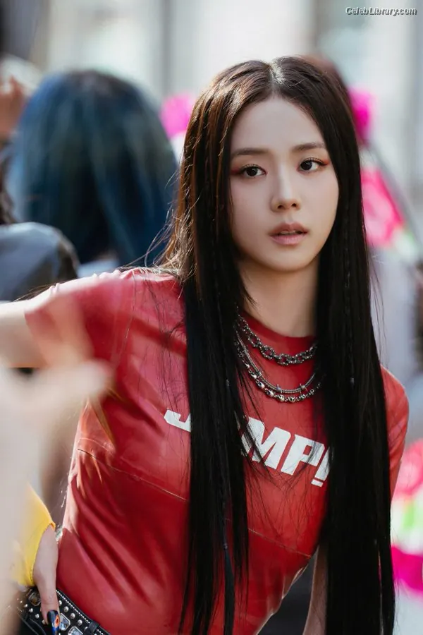 Jisoo - BLΛƆKPIИK ( BLACKPINK ) photo 6 of 2451