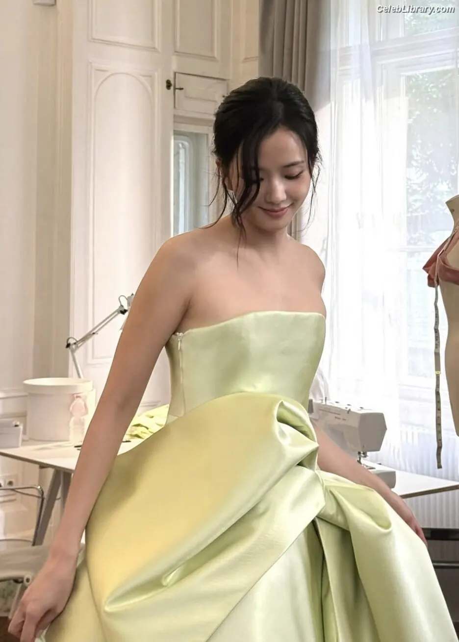 Jisoo - BLΛƆKPIИK ( BLACKPINK ) photo 18 of 2451