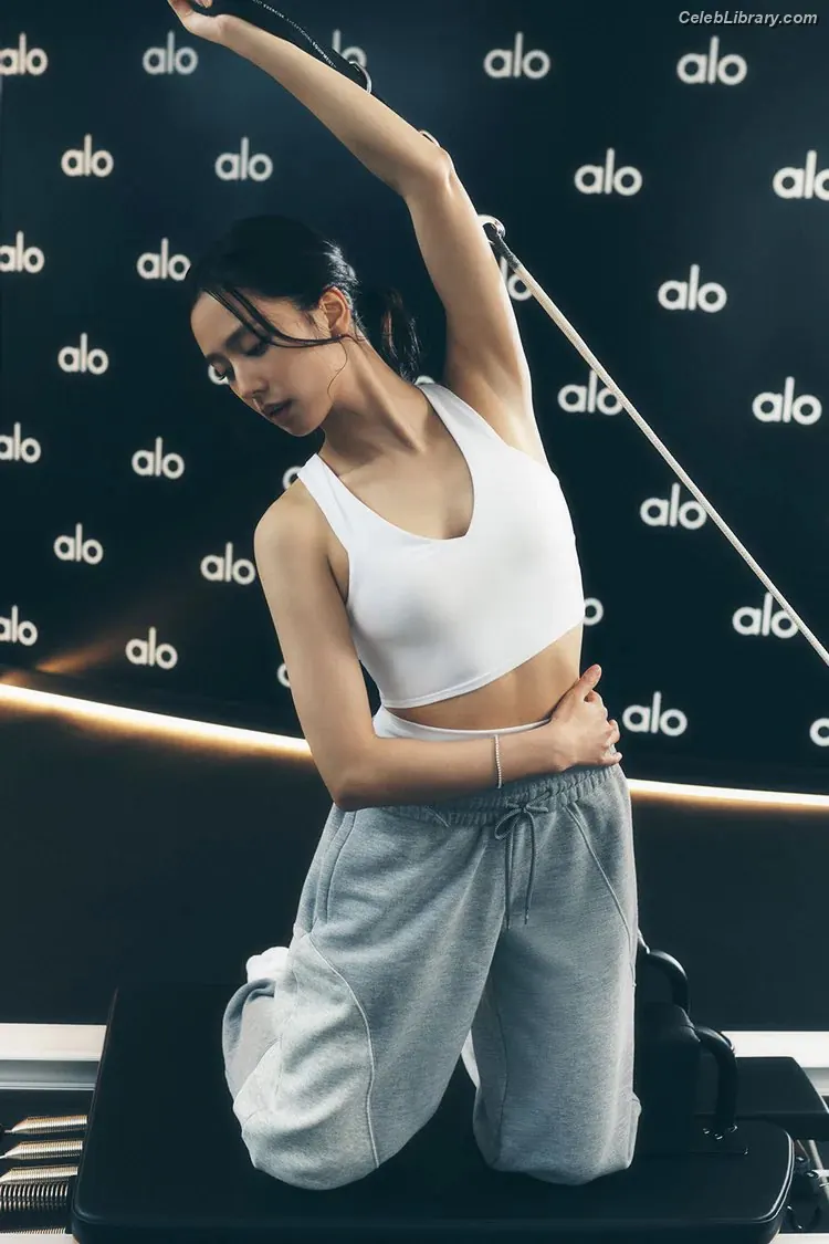 Jisoo  - BLΛƆKPIИK ( BLACKPINK ) photo 11 of 2451