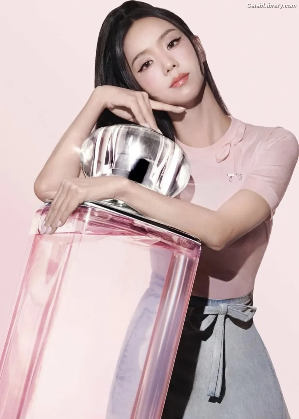 Jisoo - BLΛƆKPIИK ( BLACKPINK ) photo 6 of 2451