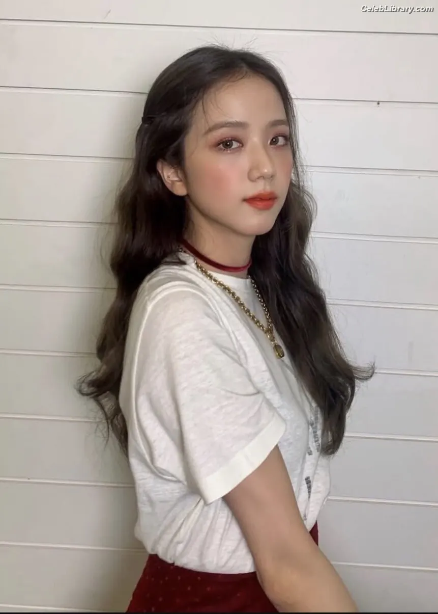 Jisoo - BLΛƆKPIИK ( BLACKPINK ) photo 23 of 2451