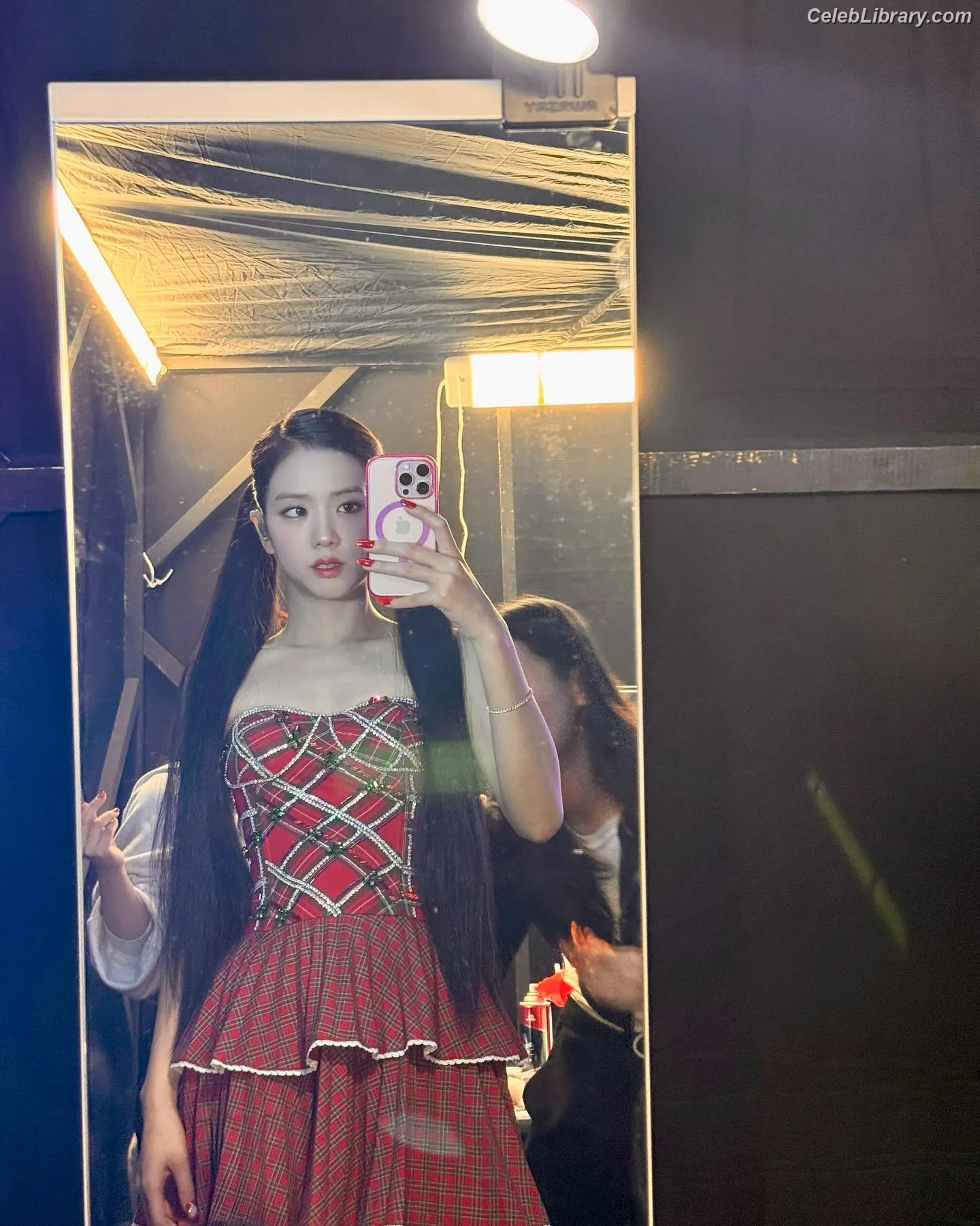 Jisoo - BLΛƆKPIИK ( BLACKPINK ) photo 3 of 2451