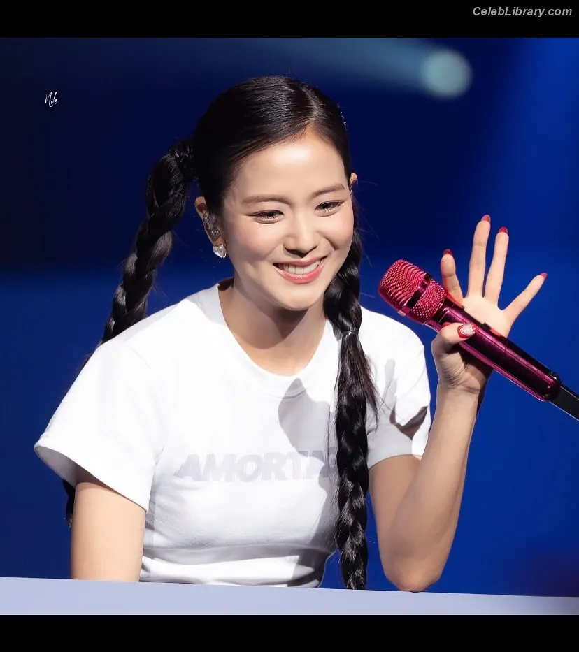 Jisoo - BLΛƆKPIИK ( BLACKPINK ) photo 18 of 2451