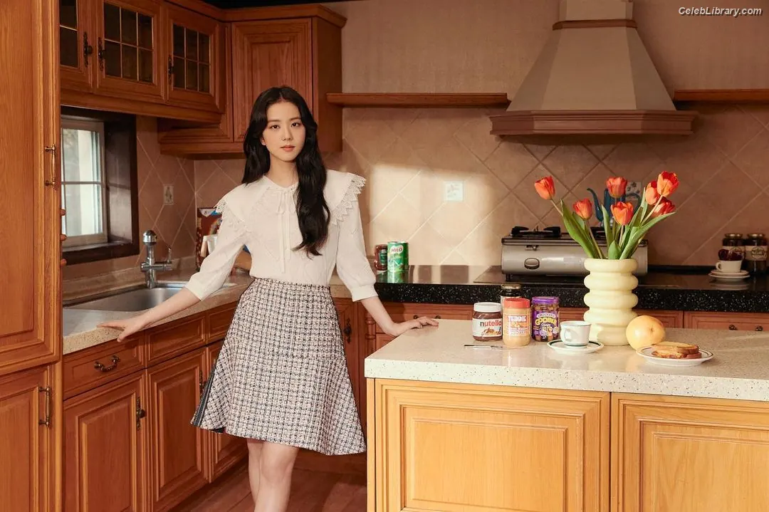 Jisoo  - BLΛƆKPIИK ( BLACKPINK ) photo 19 of 2451