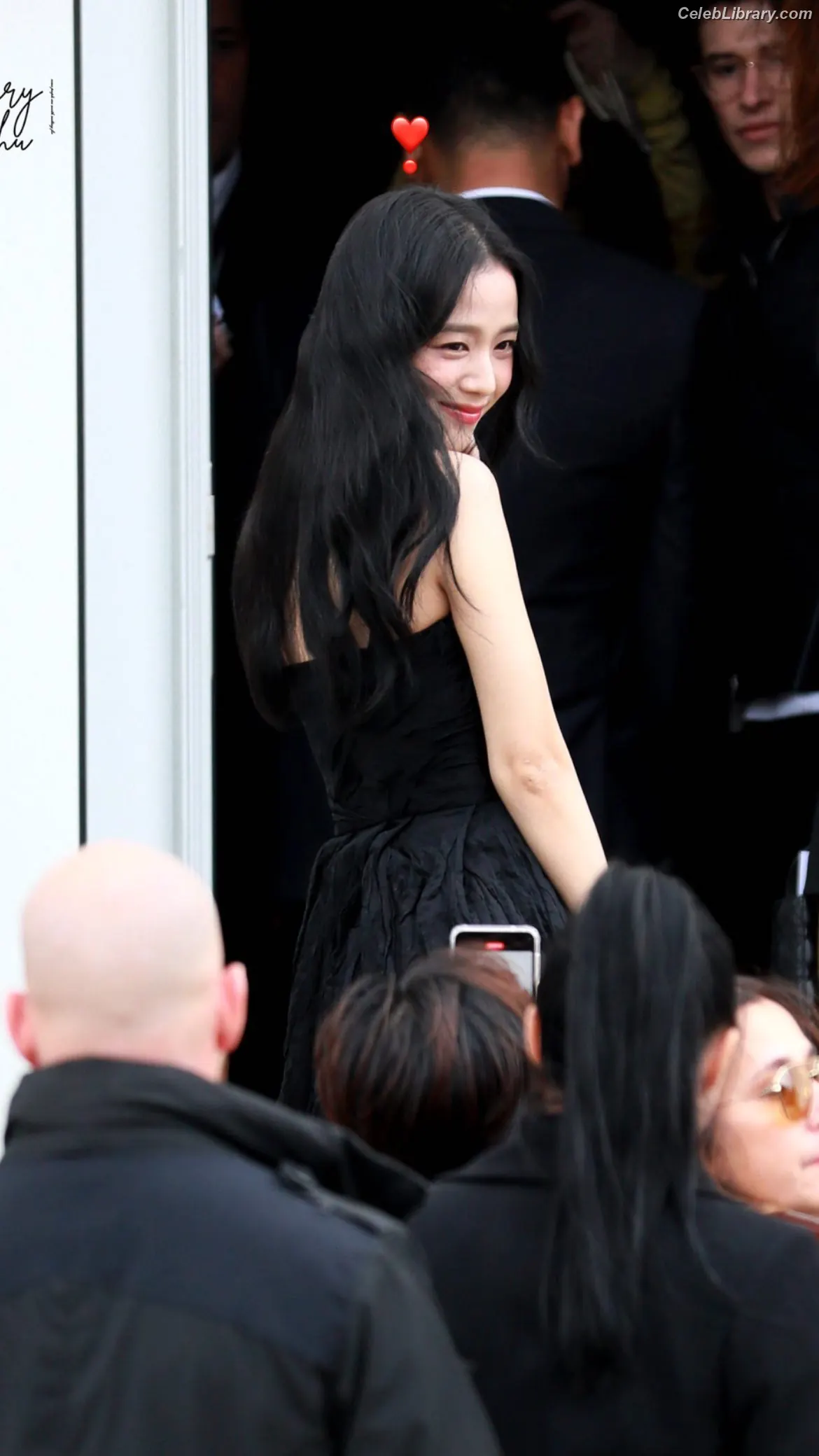 Jisoo  - BLΛƆKPIИK ( BLACKPINK ) photo 17 of 2451