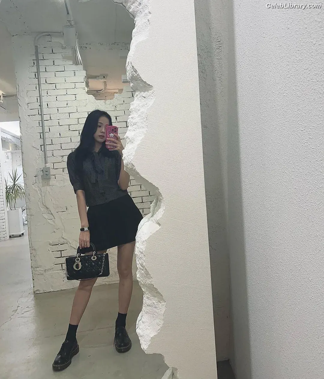 Jisoo - BLΛƆKPIИK ( BLACKPINK ) photo 18 of 2451