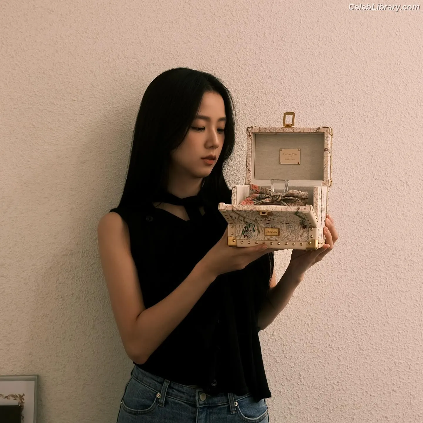 Jisoo  - BLΛƆKPIИK ( BLACKPINK ) photo 6 of 2451