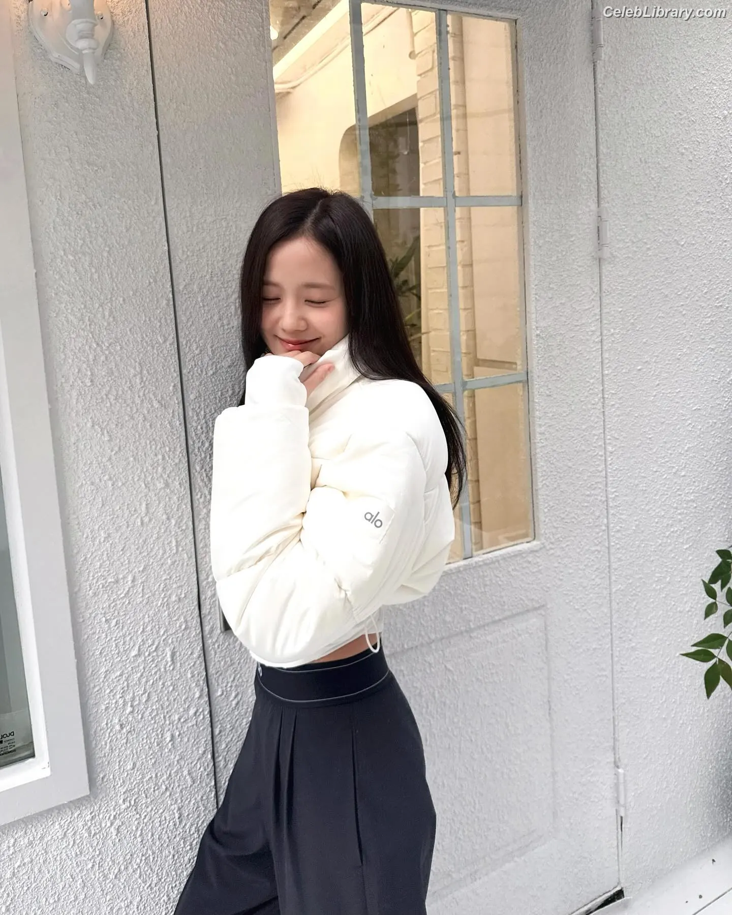 Jisoo  - BLΛƆKPIИK ( BLACKPINK ) photo 22 of 2451
