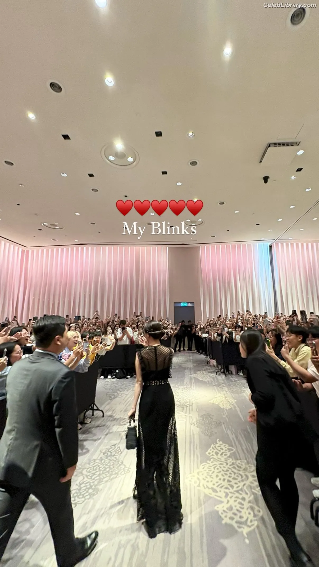 Jisoo - BLΛƆKPIИK ( BLACKPINK ) photo 15 of 2451