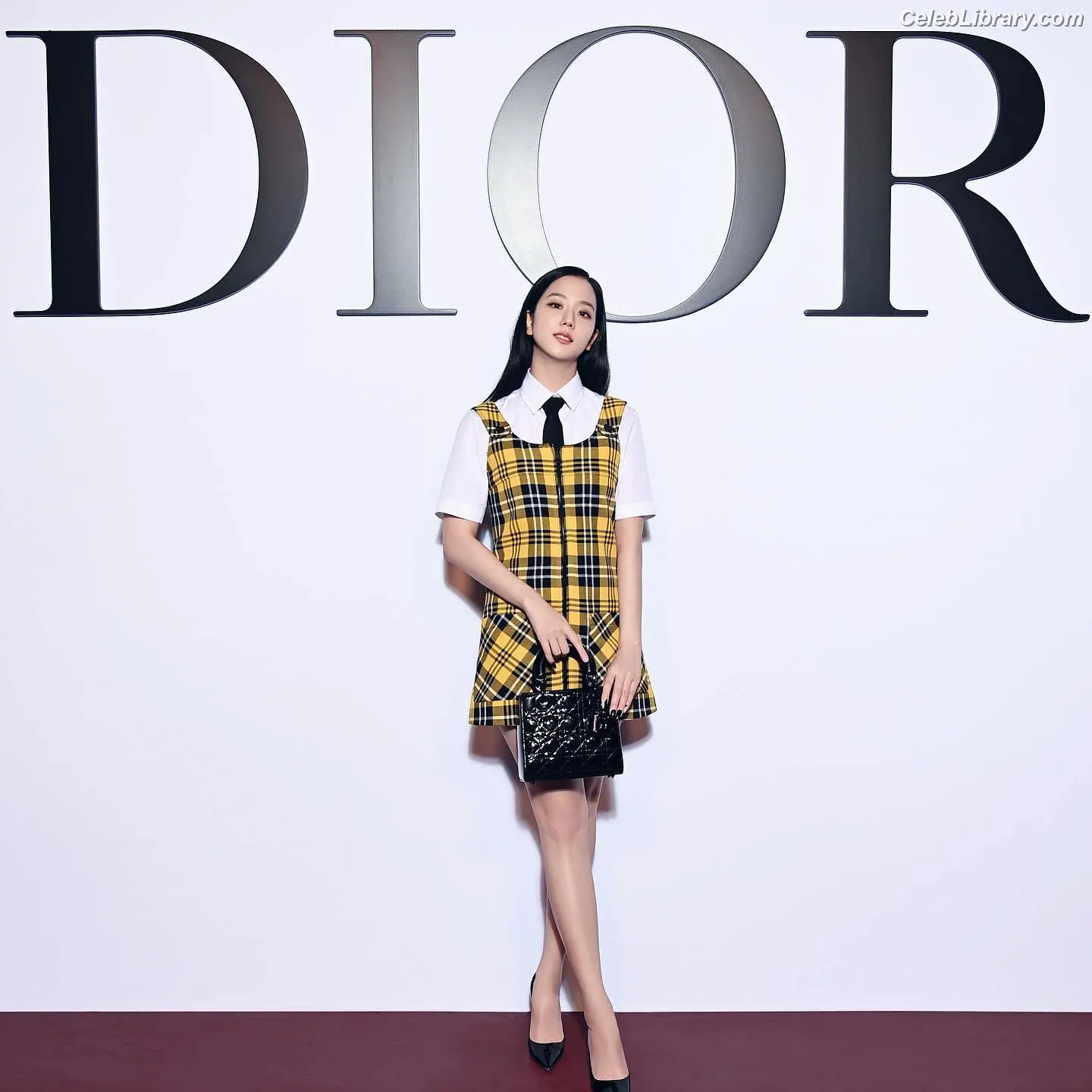 Jisoo  - BLΛƆKPIИK ( BLACKPINK ) photo 22 of 2451