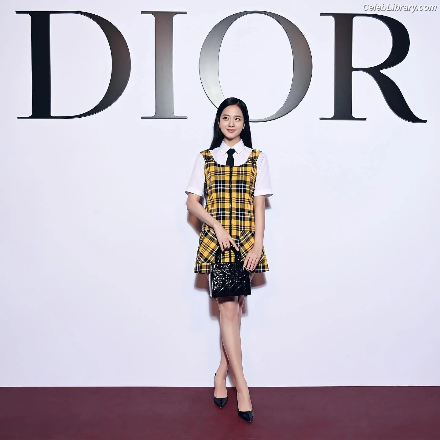 Jisoo  - BLΛƆKPIИK ( BLACKPINK ) photo 24 of 2451