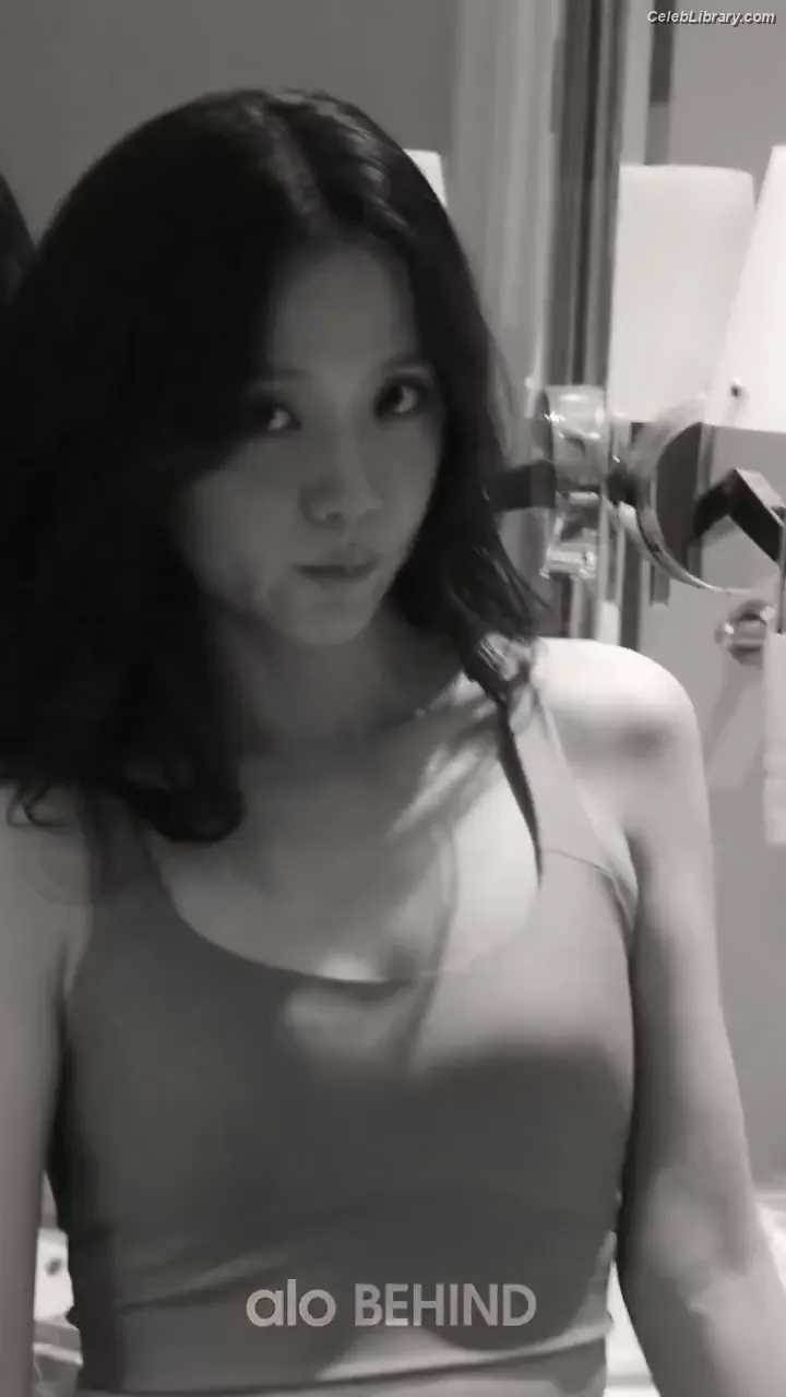 Jisoo - BLΛƆKPIИK ( BLACKPINK ) photo 1 of 2451