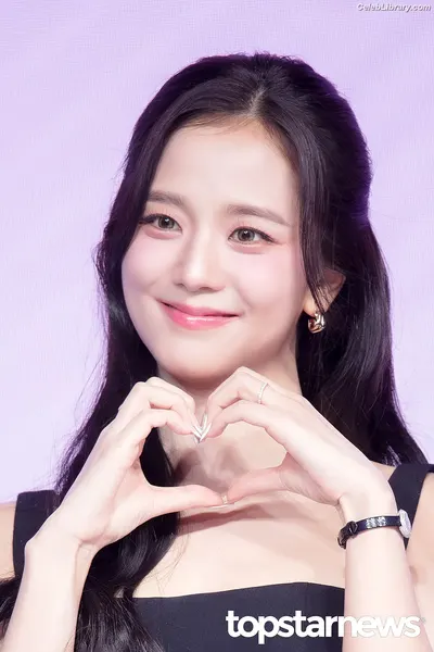 Jisoo  - BLΛƆKPIИK ( BLACKPINK )