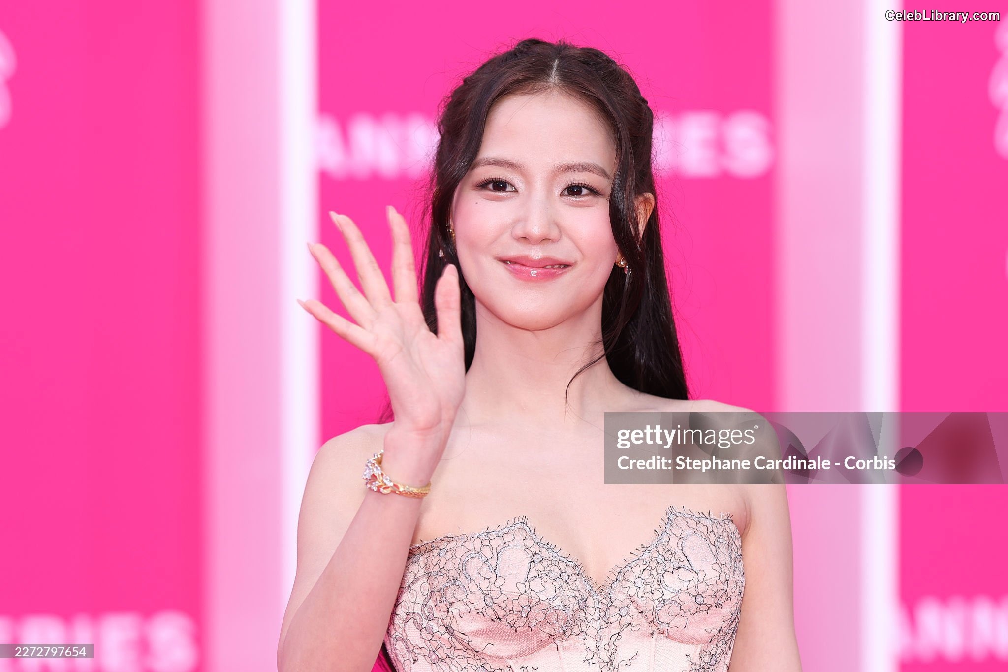 Jisoo  - BLΛƆKPIИK ( BLACKPINK ) photo 8 of 2451