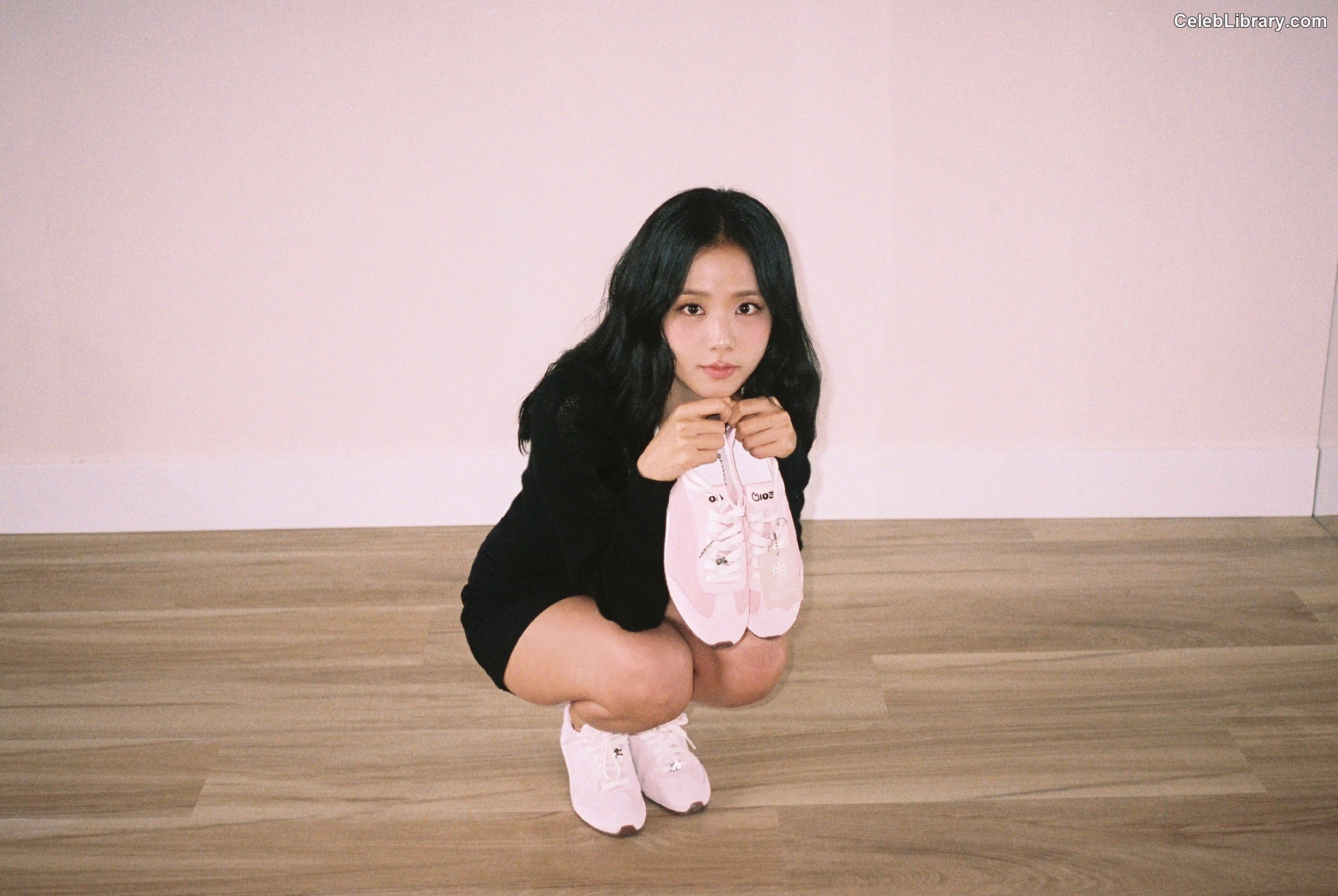 Jisoo  - BLΛƆKPIИK ( BLACKPINK ) photo 10 of 2451