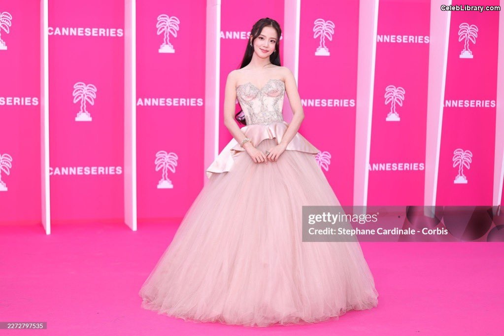 Jisoo  - BLΛƆKPIИK ( BLACKPINK ) photo 14 of 2451