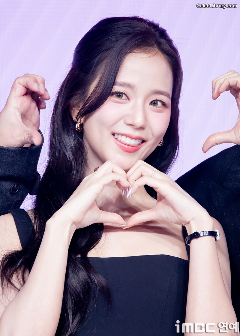 Jisoo  - BLΛƆKPIИK ( BLACKPINK ) photo 14 of 2451